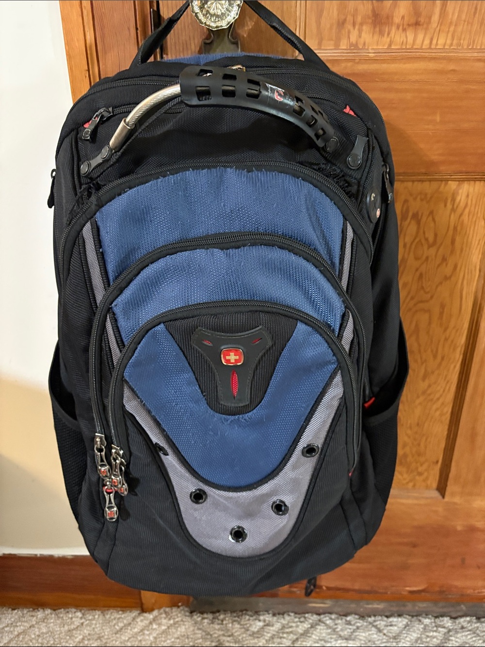 SwissGear Wenger Ibex 17-in  Black and Blue Laptop Backpack with Gray Accents